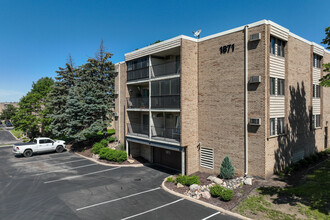 Shannon Glen Condominiums in Eagan, MN - Building Photo - Building Photo