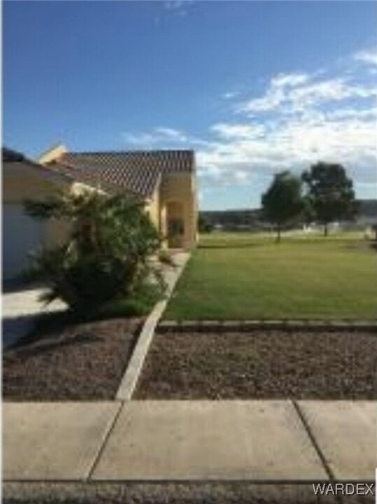 2982 Cam Del Rio in Bullhead City, AZ - Building Photo