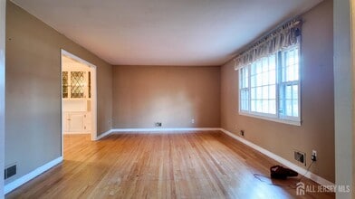 221 Wyckoff Ave in Piscataway, NJ - Building Photo - Building Photo