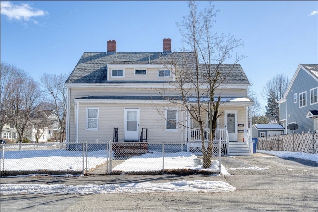 133 Waban St in Newton, MA - Building Photo