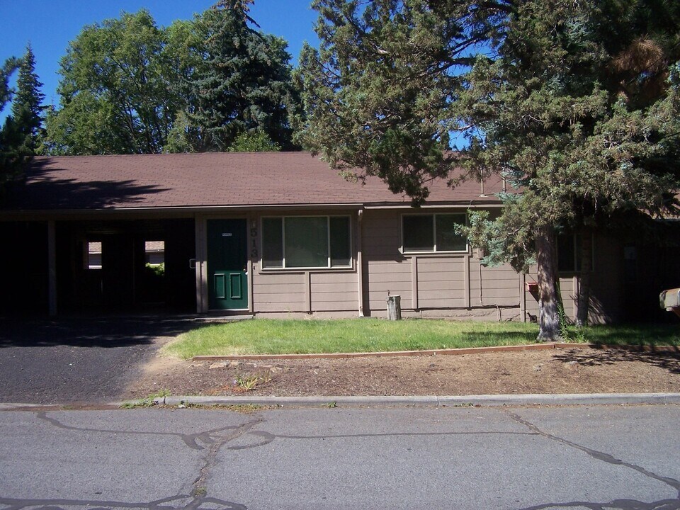 511 SE Centennial St in Bend, OR - Building Photo