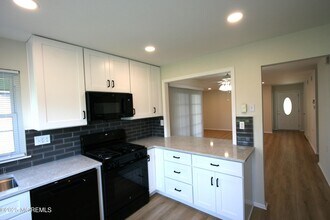 19 Flintshire Terrace in Manchester Township, NJ - Building Photo - Building Photo