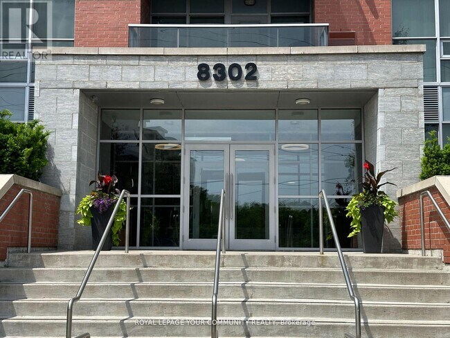 8302-8302 Islington Ave in Vaughan, ON - Building Photo - Building Photo