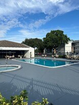 8311 Sands Point Blvd, Unit 105 in Tamarac, FL - Building Photo
