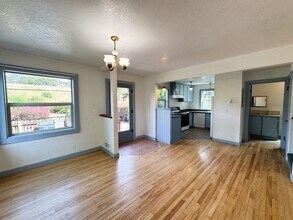 212 N Jefferson St in Eugene, OR - Building Photo - Building Photo