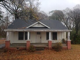1720 W Parker Rd in Greenville, SC - Building Photo