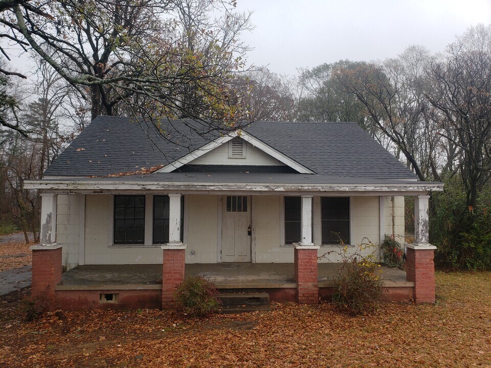 1720 W Parker Rd in Greenville, SC - Building Photo