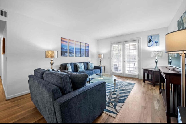 2905 Burch Ave, Unit 3 in Nashville, TN - Foto de edificio - Building Photo