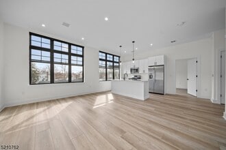 1 Union Ave in Cresskill, NJ - Building Photo - Building Photo