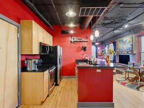 910 Houston St in Fort Worth, TX - Building Photo - Building Photo