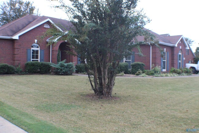 111 Ervington Pl in Madison, AL - Building Photo - Building Photo