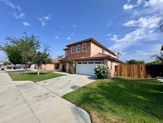 4710 Country Grove Way in Hemet, CA - Building Photo - Building Photo