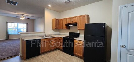 6864 Mountain Cir in Riverdale, GA - Building Photo - Building Photo