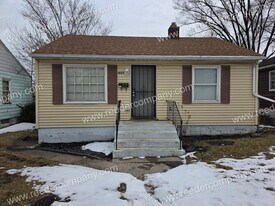 1929 McKinley St in Gary, IN - Building Photo