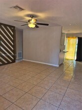2321 SW 43rd Way in Fort Lauderdale, FL - Foto de edificio - Building Photo