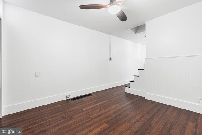 2549 Collins St in Philadelphia, PA - Building Photo - Building Photo