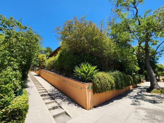 property at 1375 Hill Dr