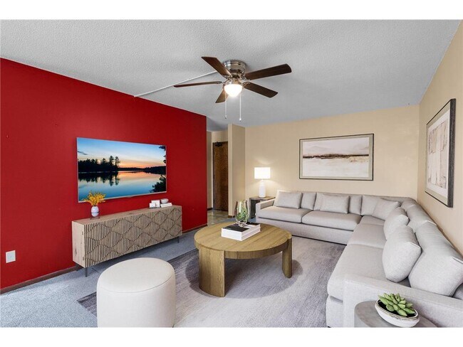 4101 Parklawn Ave, Unit 129 in Minneapolis, MN - Building Photo - Building Photo