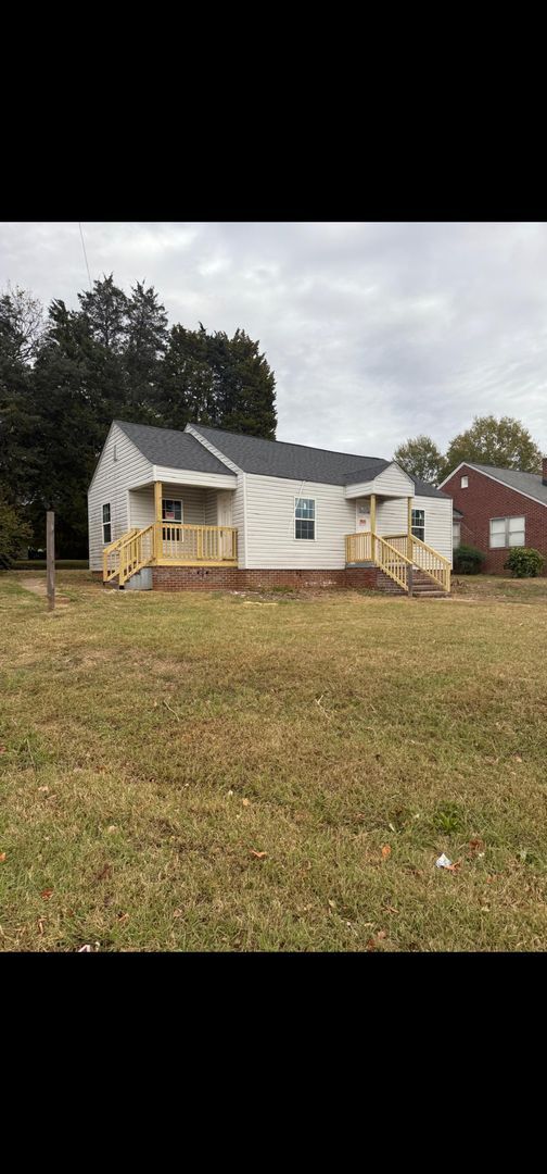 property at 626 W Center St