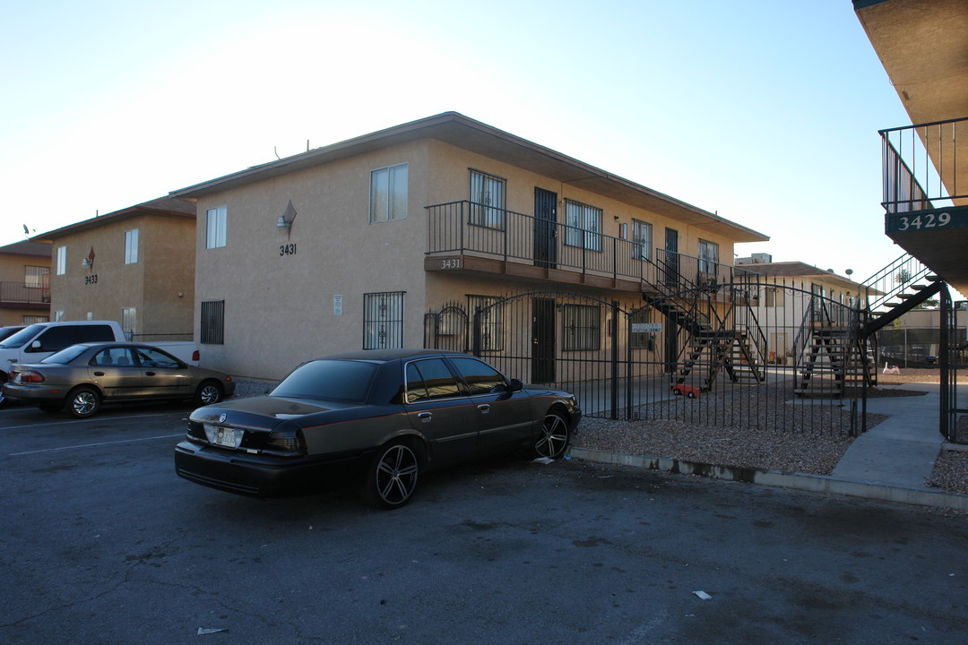 3431 E Cheyenne Ave in North Las Vegas, NV - Building Photo