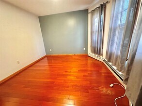 119-21 9th Ave in Queens, NY - Building Photo - Building Photo
