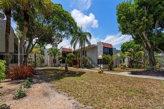 8701 SW 141st St in Palmetto Bay, FL - Building Photo - Building Photo