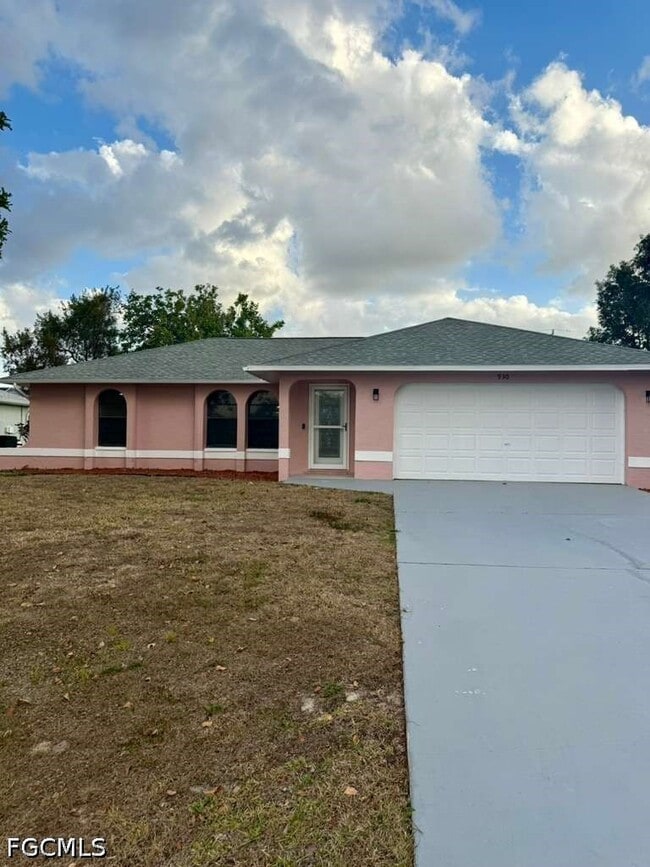 930 SW 34th St in Cape Coral, FL - Building Photo - Building Photo