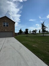 18641 Quiet Range Dr in Elgin, TX - Building Photo - Building Photo