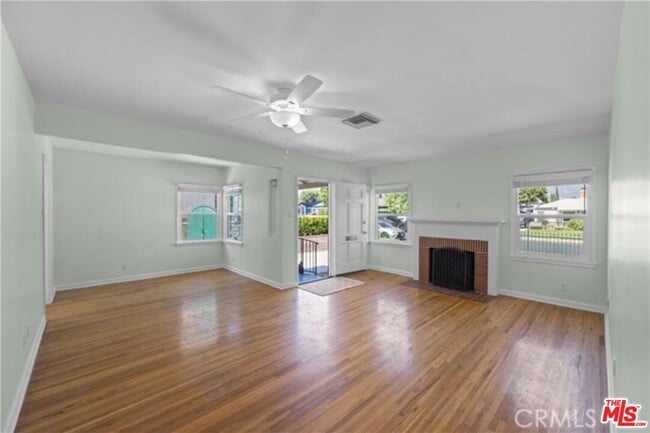 1021 N Frederic St in Burbank, CA - Building Photo - Building Photo