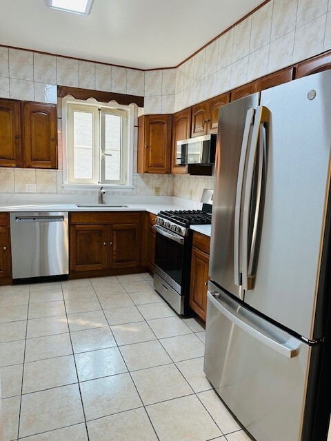 798 Wolcott Ave