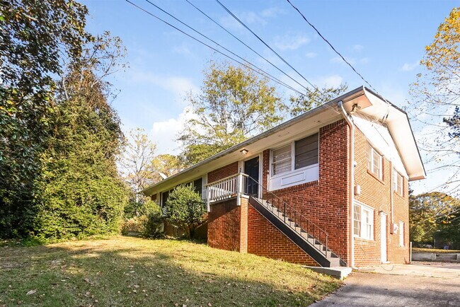 3990 Rutgers Dr SW in Atlanta, GA - Building Photo - Building Photo