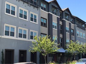 1000 Berryessa Ln in Davis, CA - Building Photo