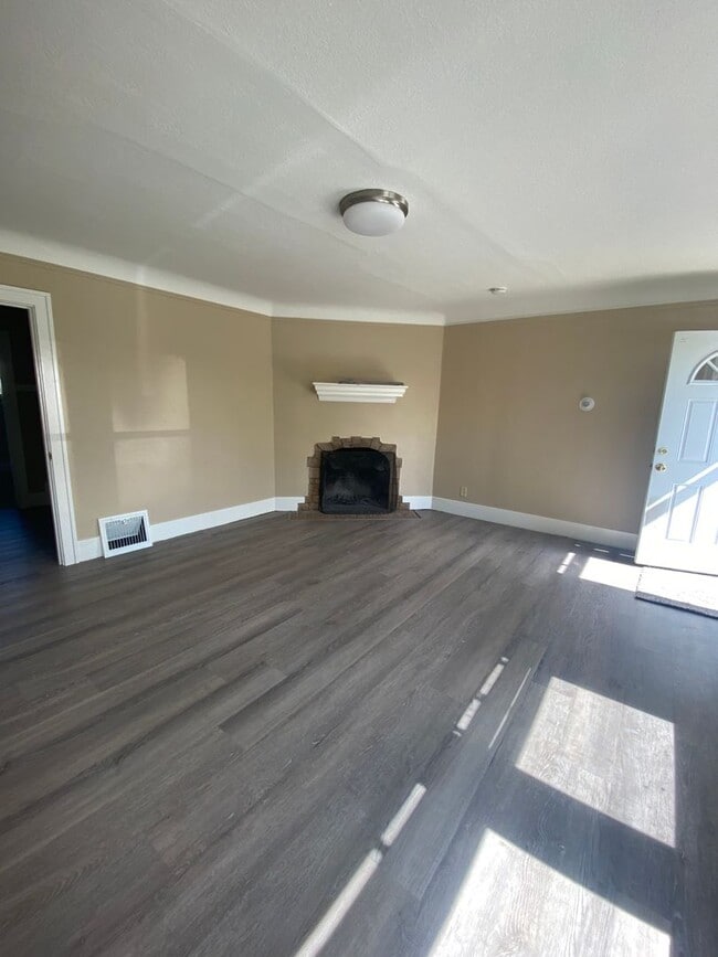 205 S 10th Ave in Yakima, WA - Building Photo - Building Photo