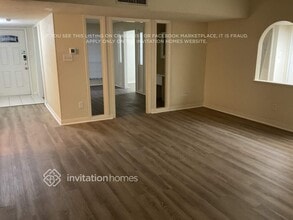 6813 Curry Dr in The Colony, TX - Foto de edificio - Building Photo