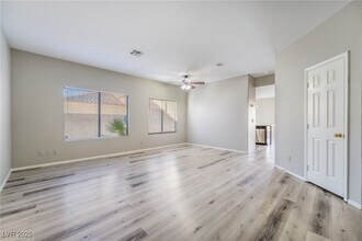 341 Lander Dr in Henderson, NV - Building Photo - Building Photo