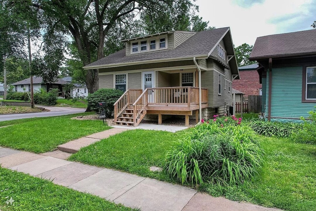 3265 Q St in Lincoln, NE - Building Photo