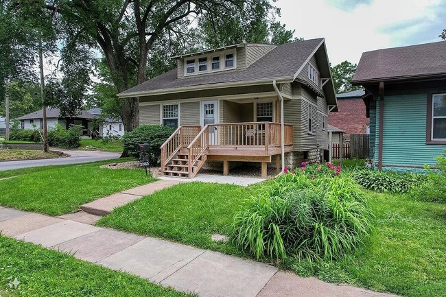 property at 3265 Q St
