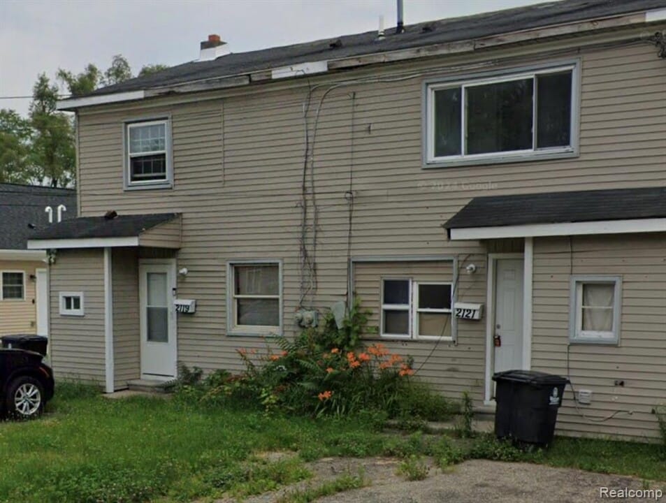2119 Emerson St in Westland, MI - Building Photo
