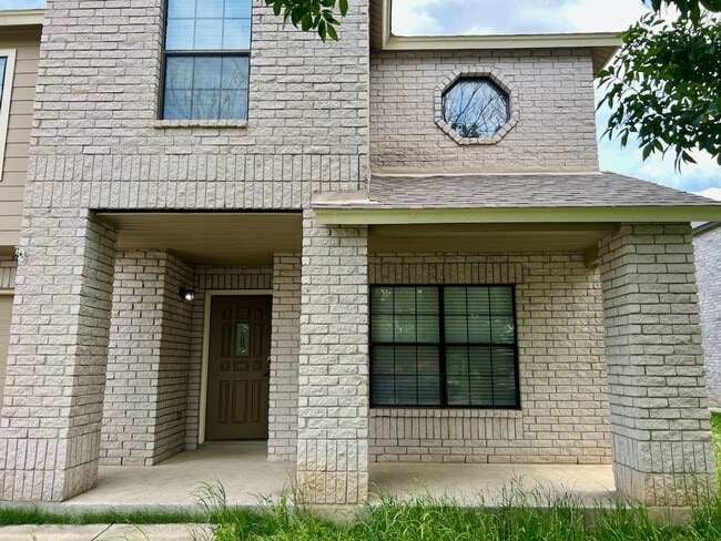 812 Willow Crossing in New Braunfels, TX - Building Photo - Building Photo