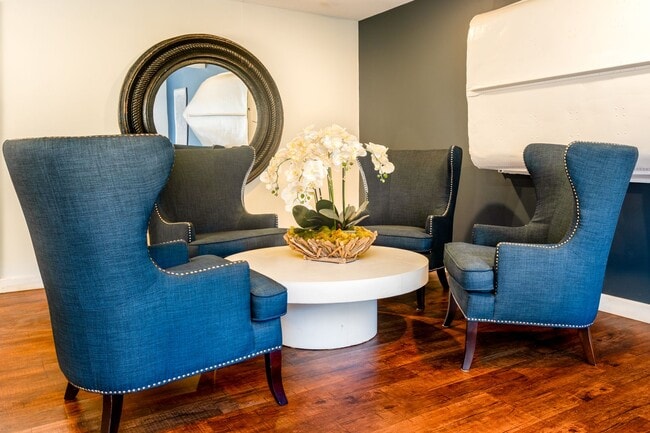 Highcroft Manor Apartments Located in Wayzata, MN