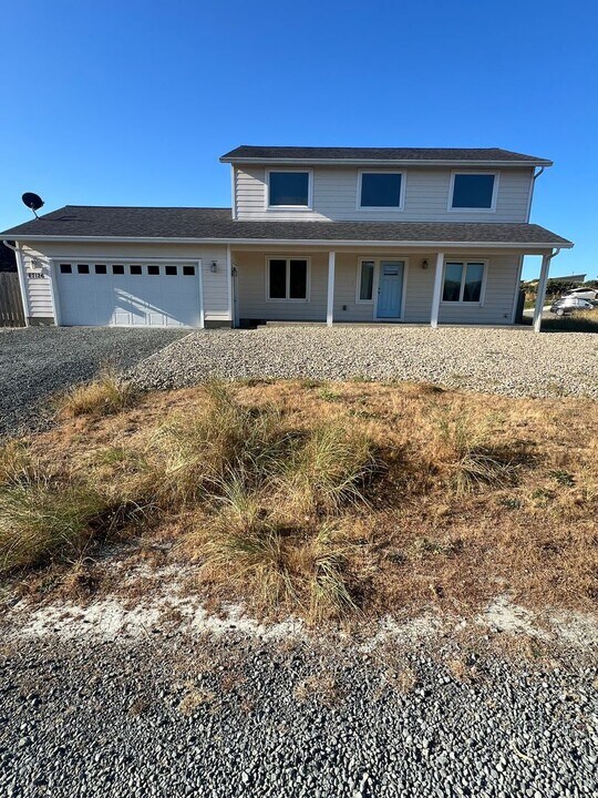 87126 Beach Ln in Bandon, OR - Building Photo