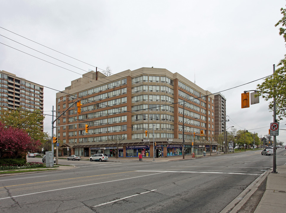 182-196 Wilson Ave in Toronto, ON - Building Photo