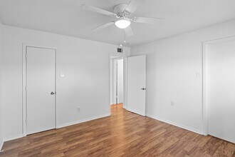 1408 Hughes St in Houston, TX - Building Photo - Building Photo