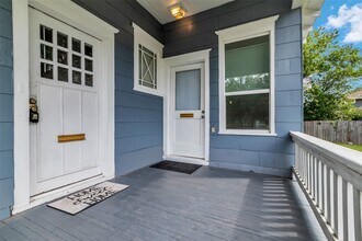 4303 McKinney St in Houston, TX - Building Photo - Building Photo