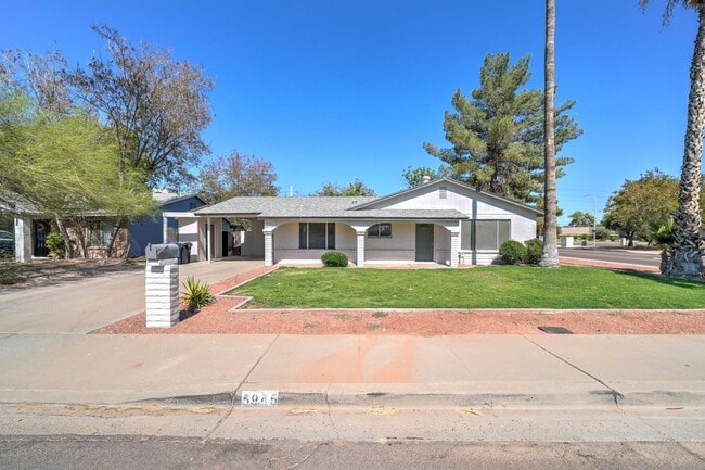 5945 S Palm Dr in Tempe, AZ - Building Photo - Building Photo