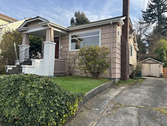 7612 6th Ave NE in Seattle, WA - Building Photo - Building Photo