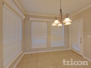 1980 Creekside Dr in Rockwall, TX - Foto de edificio - Building Photo