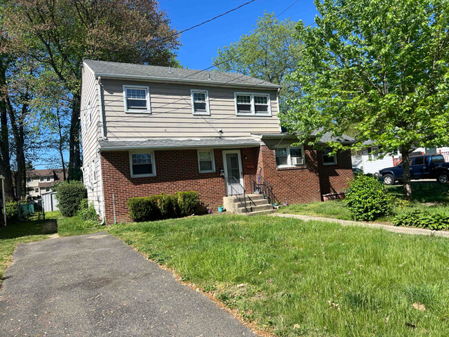 property at 567 W Kings Hwy