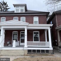 235 Park Ave in Chambersburg, PA - Building Photo