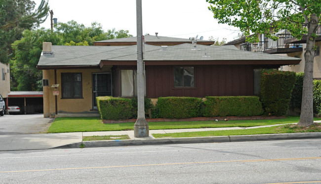 911 S Marengo Ave in Pasadena, CA - Building Photo - Building Photo